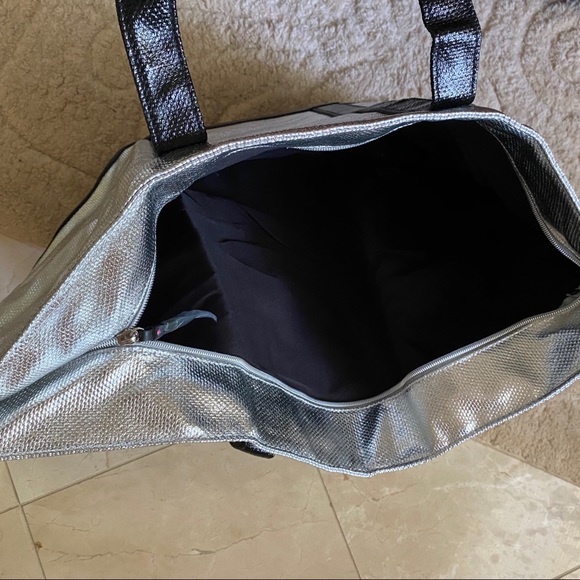 NEW Victoria’s Secret Metallic Weekender Bag - Picture 4 of 8